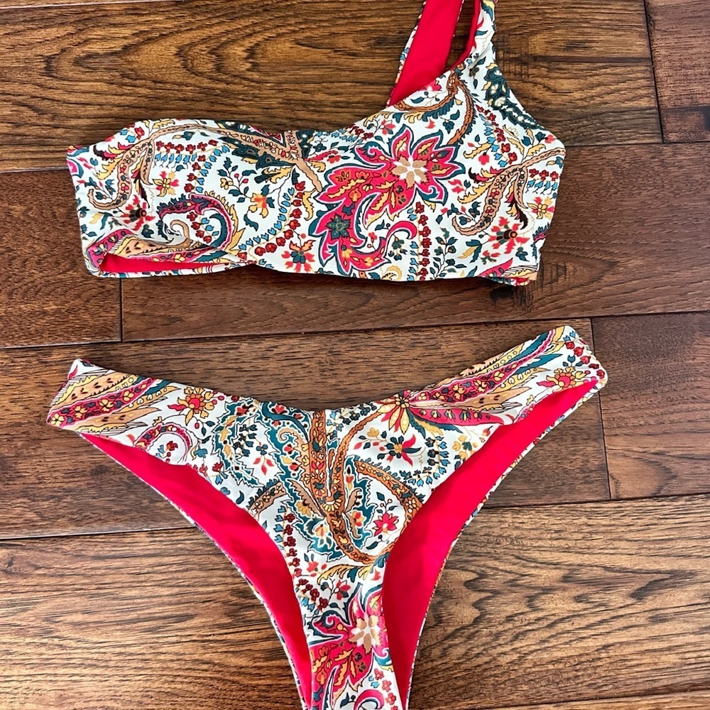 Zaful Red Paisley One Shoulder Bikini Size Small - Picture 2 of 6